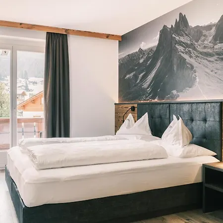 Otel Kristiania Small Dolomites