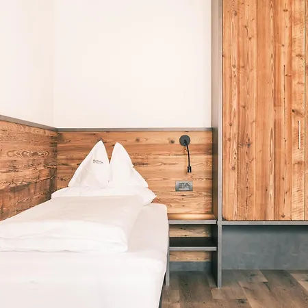 Kristiania Small Dolomites Otel
